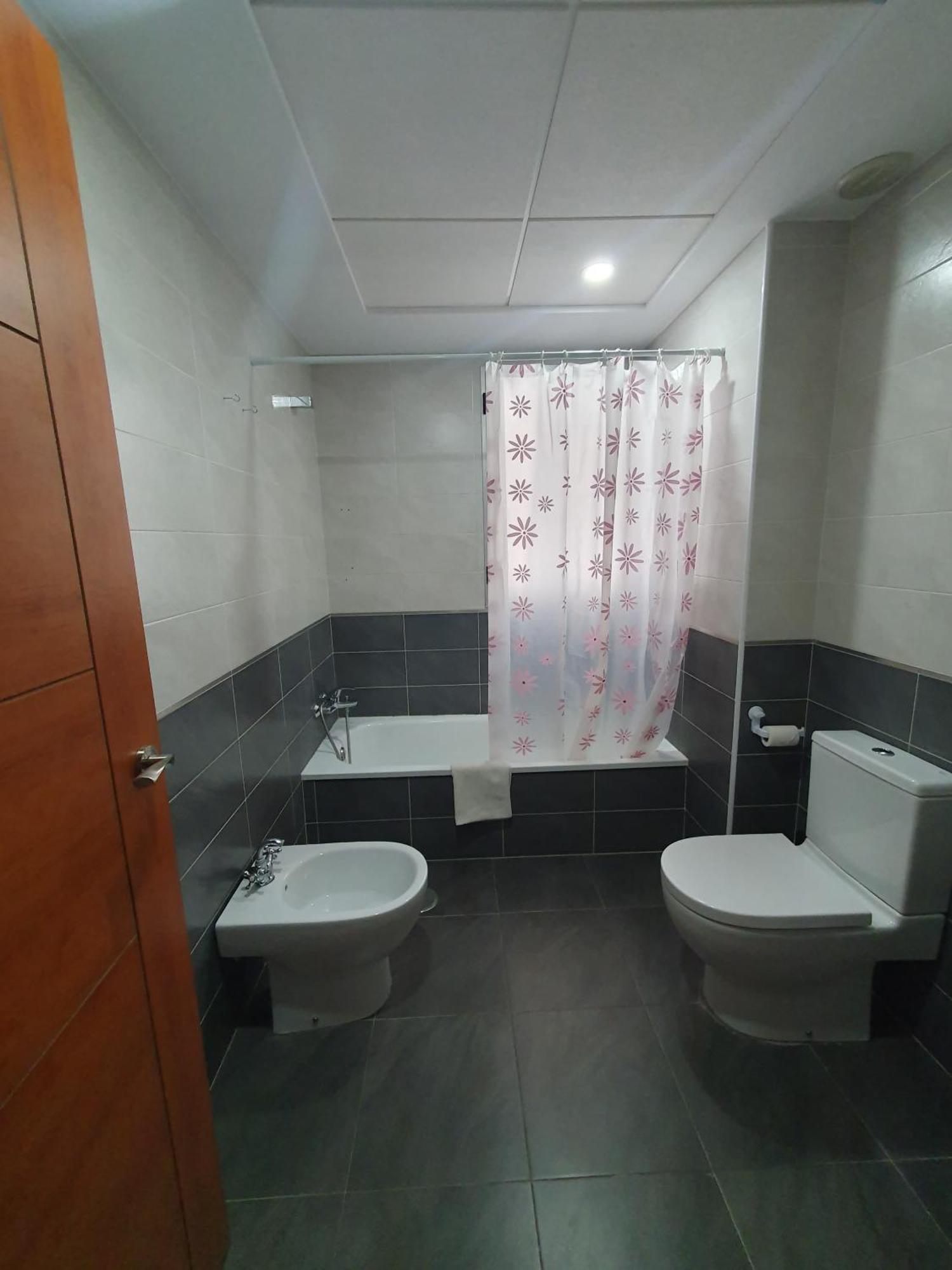 Piso Centrico Con Garaje En Hellin Apartment Exterior photo